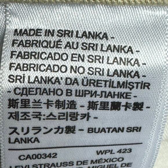 Levi's 314 Women's Shaping Straight Leg Beige Denim Jeans - Size 34x32 (37x31) - Picture 5 of 7